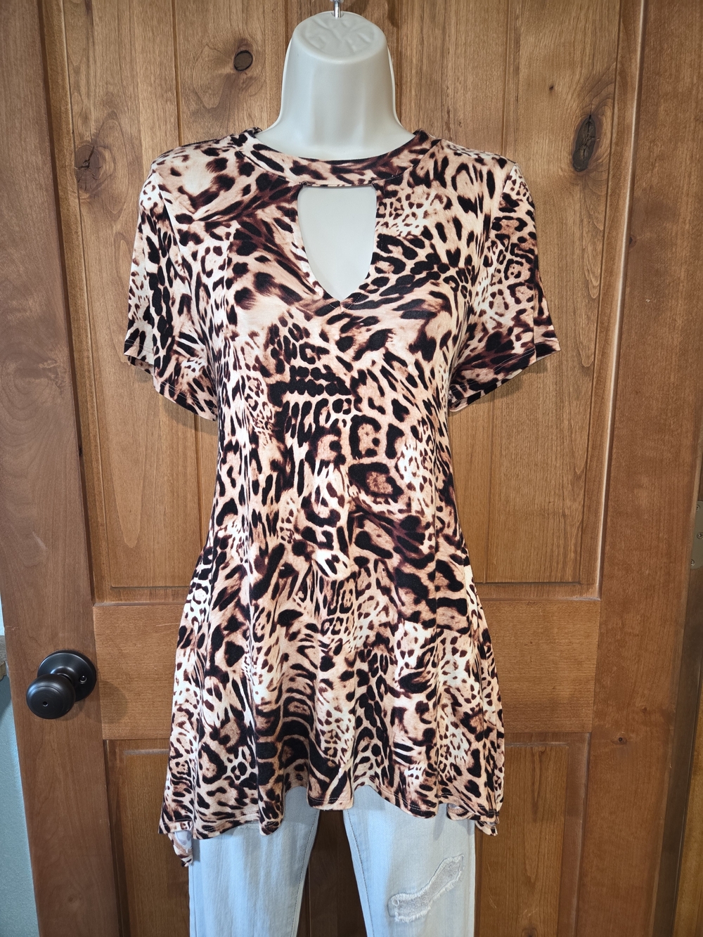 Jennifer‎ Lopez Leopard-Print Keyhole Tunic in Brown and Cream